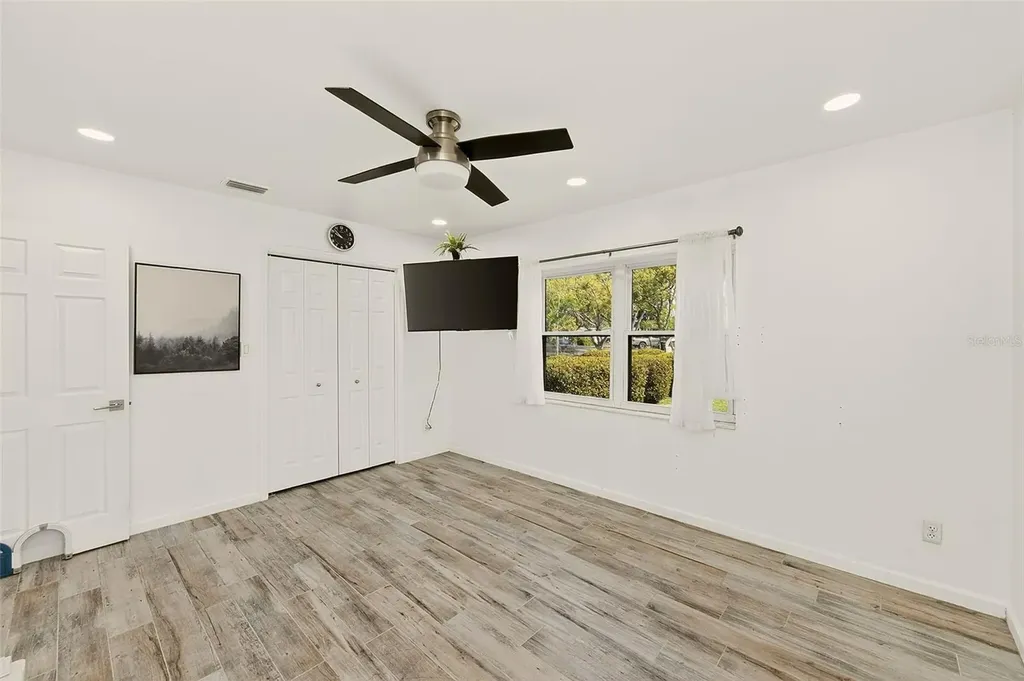 1026 Meadowlawn Drive N St Petersburg FL 33702
