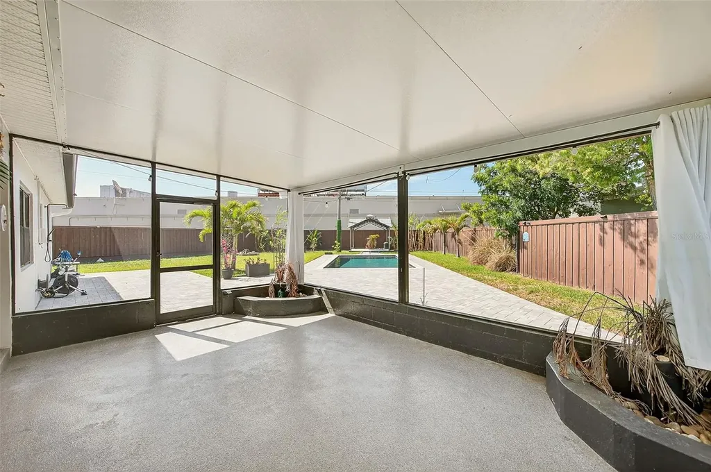 1026 Meadowlawn Drive N St Petersburg FL 33702