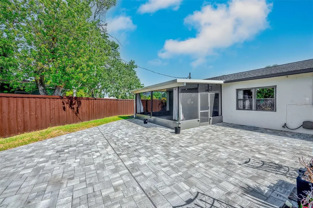 1026 Meadowlawn Drive N St Petersburg FL 33702