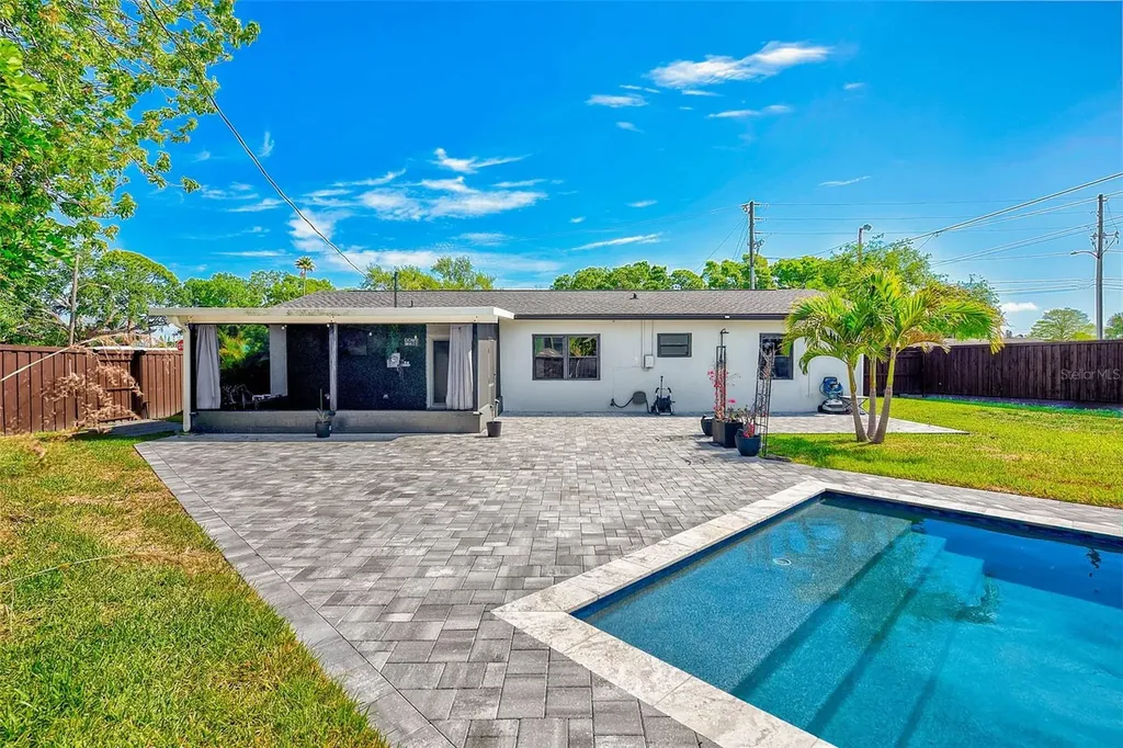 1026 Meadowlawn Drive N St Petersburg FL 33702