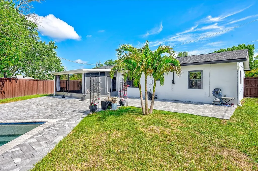1026 Meadowlawn Drive N St Petersburg FL 33702