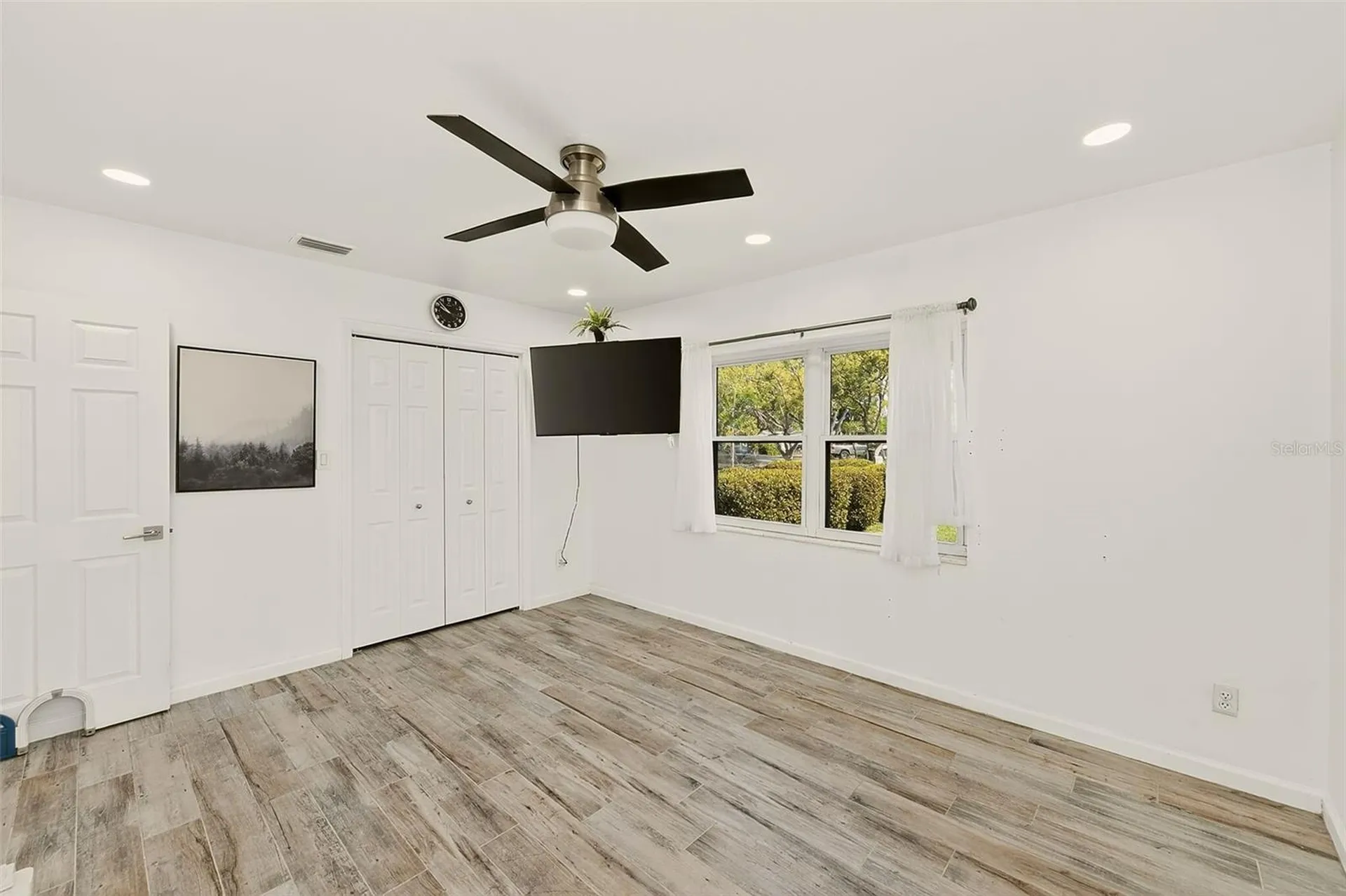1026 Meadowlawn Drive N St Petersburg FL 33702