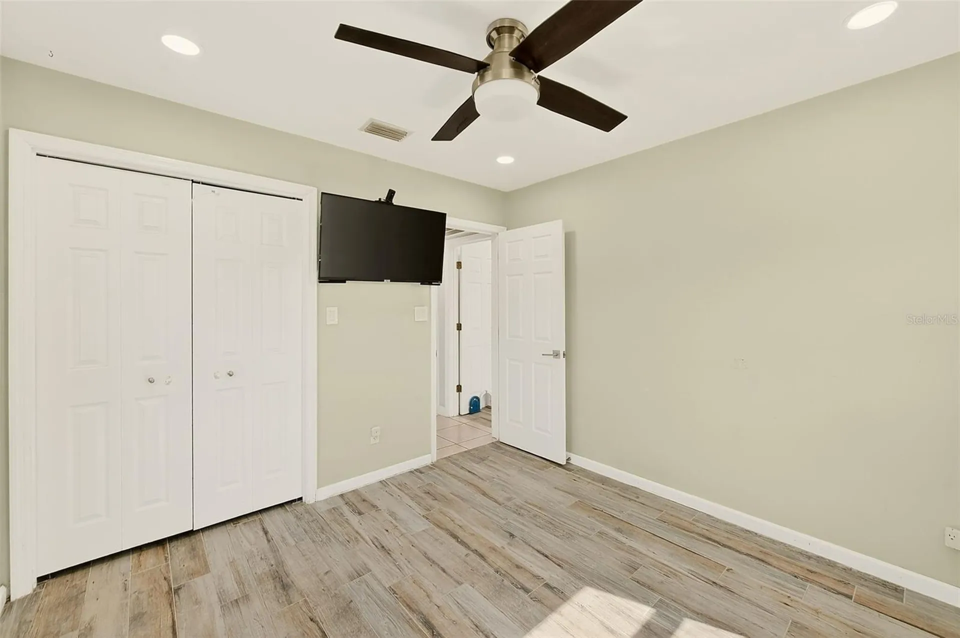 1026 Meadowlawn Drive N St Petersburg FL 33702