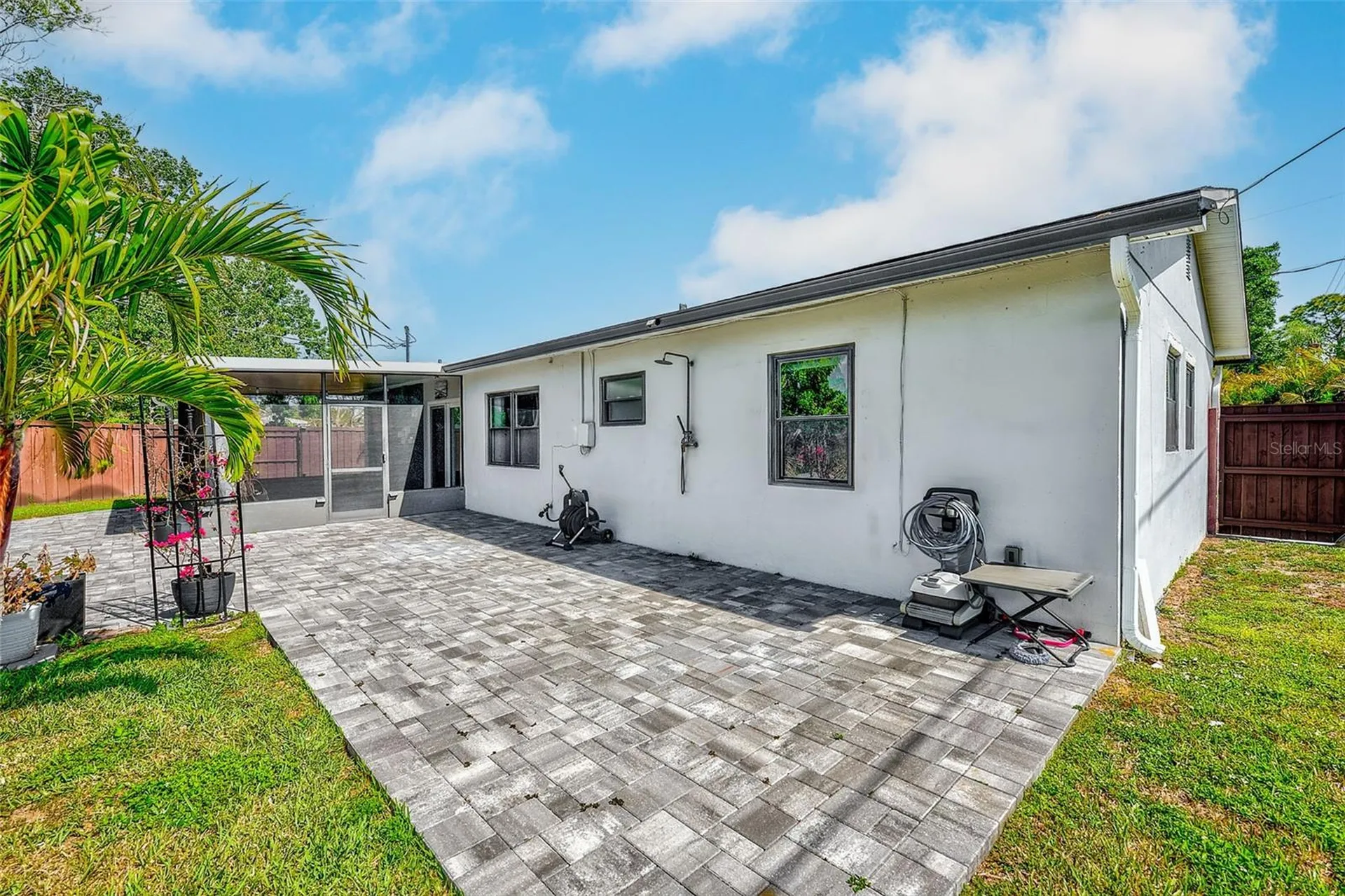 1026 Meadowlawn Drive N St Petersburg FL 33702