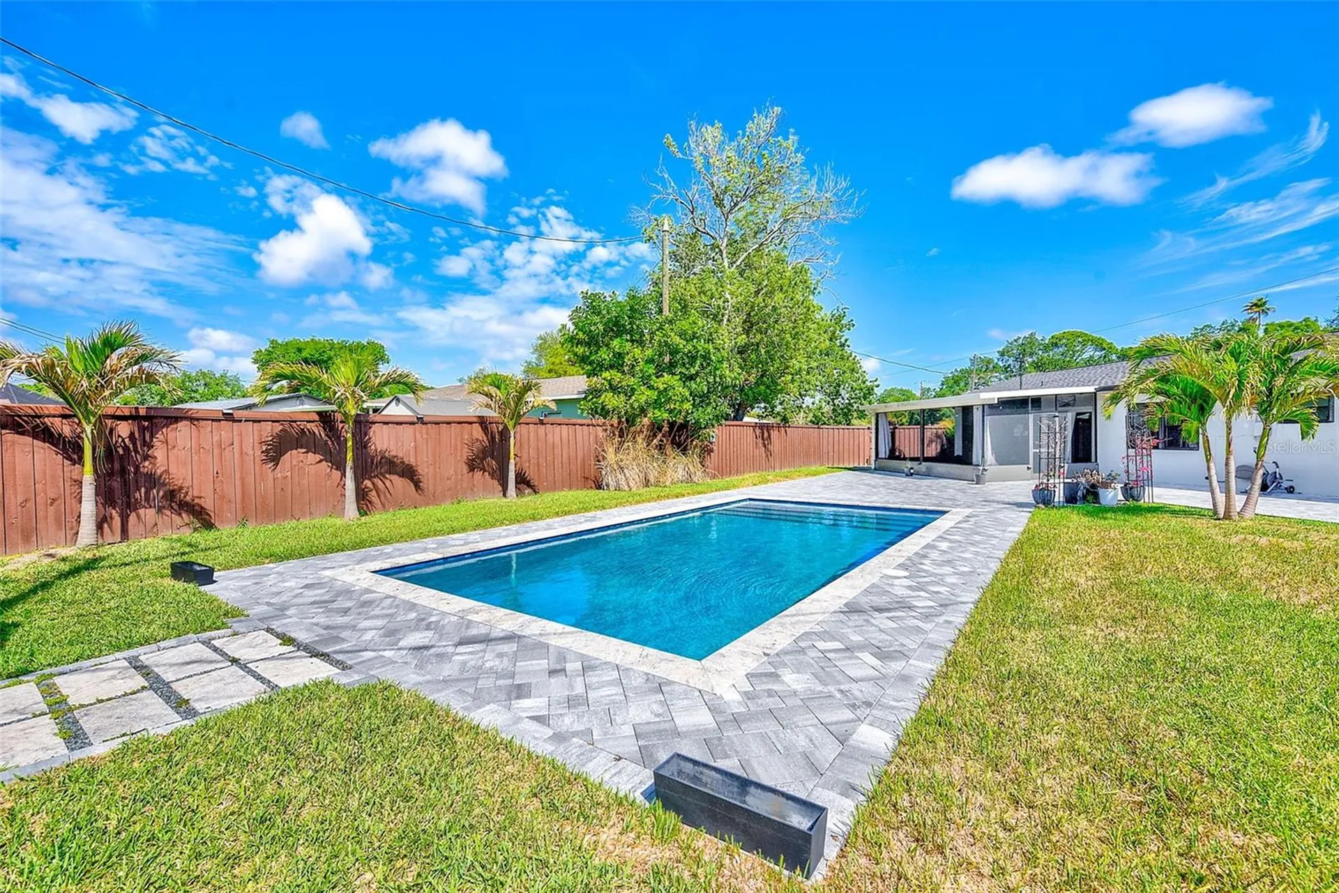 1026 Meadowlawn Drive N St Petersburg FL 33702