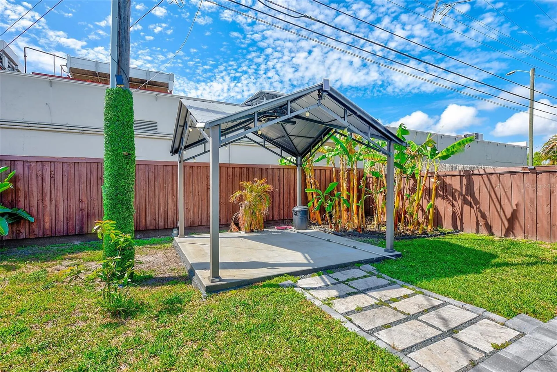 1026 Meadowlawn Drive N St Petersburg FL 33702