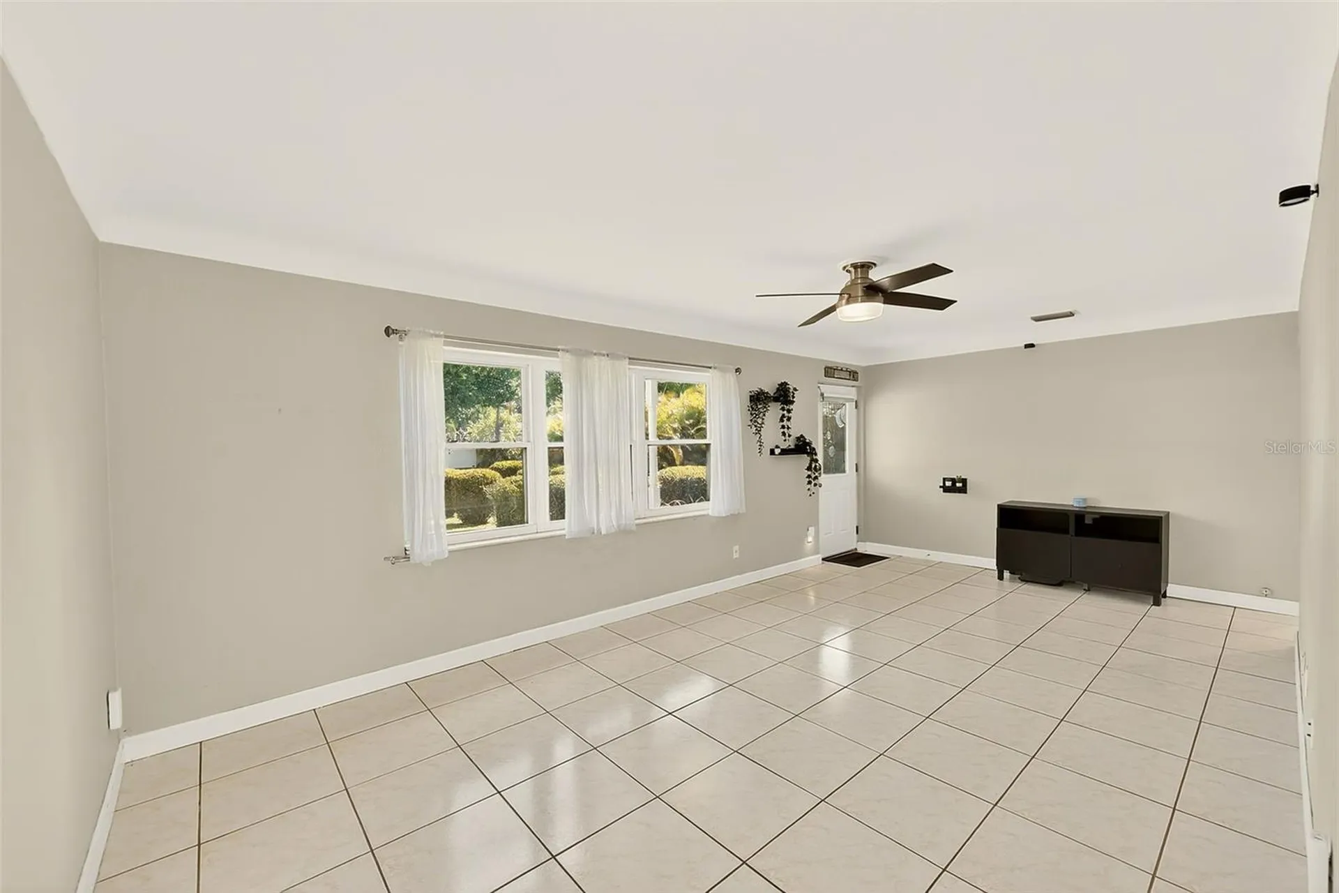 1026 Meadowlawn Drive N St Petersburg FL 33702