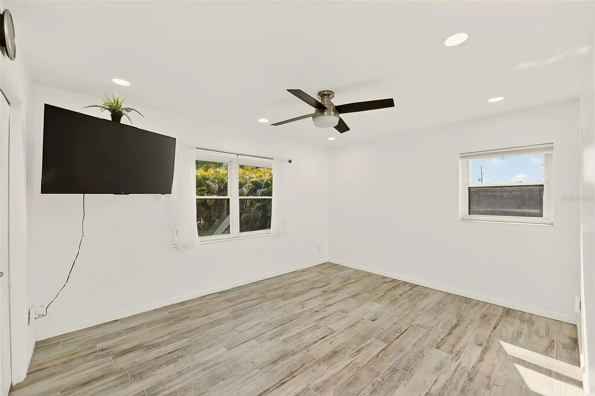1026 Meadowlawn Drive N St Petersburg FL 33702
