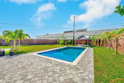 1026 Meadowlawn Drive N St Petersburg FL 33702