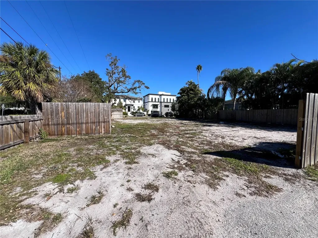 404 E Davis Boulevard Tampa FL 33606