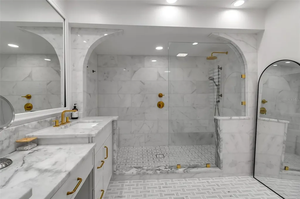 2341 Harbour Oaks Drive Longboat Key FL 34228