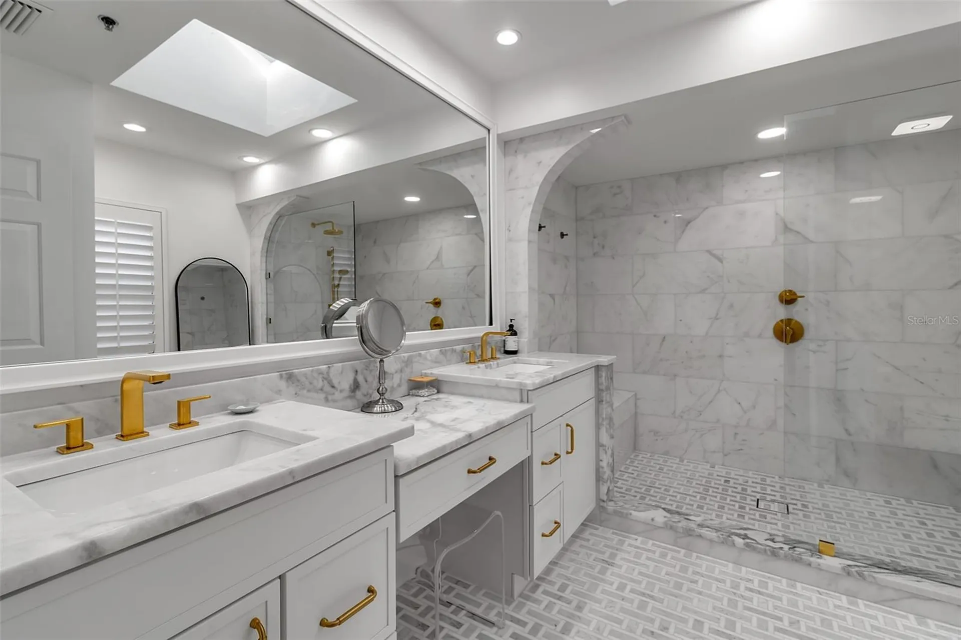 2341 Harbour Oaks Drive Longboat Key FL 34228