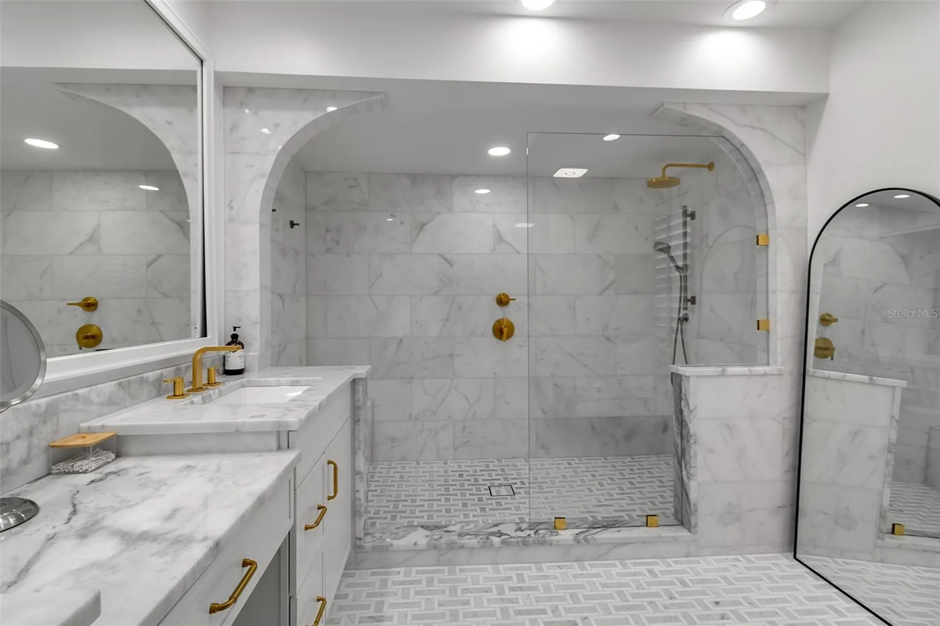 2341 Harbour Oaks Drive Longboat Key FL 34228