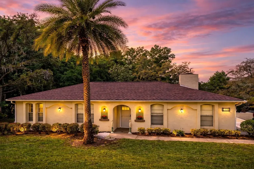1220 Country Club Road Eustis FL 32726