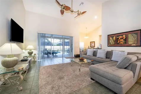 569 Burford Circle Davenport FL 33896