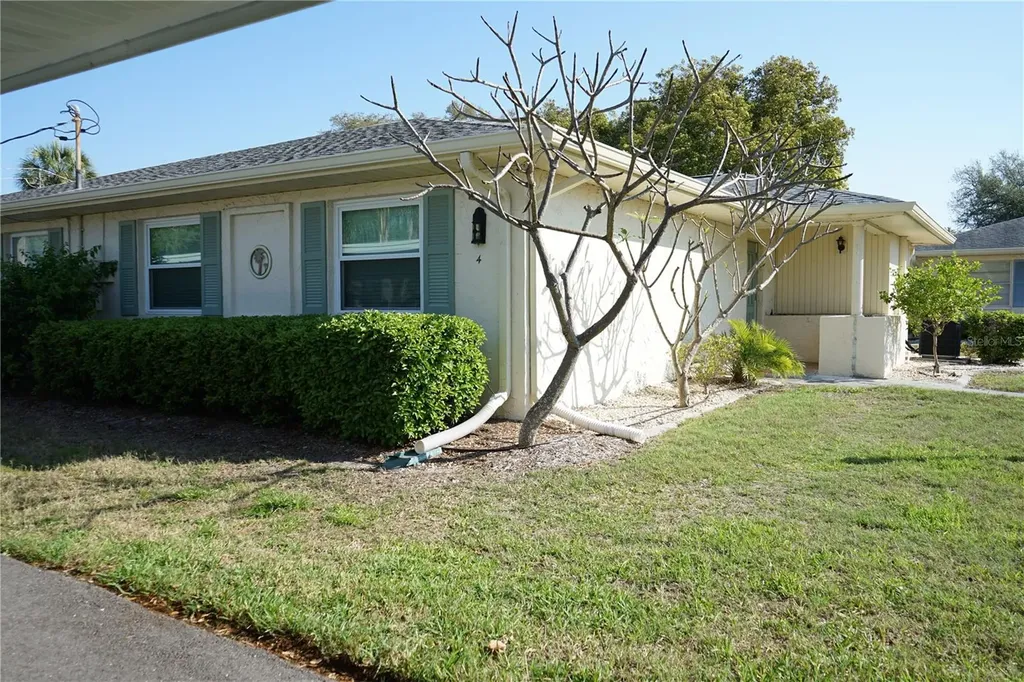 1901 Canterbury Lane Sun City Center FL 33573