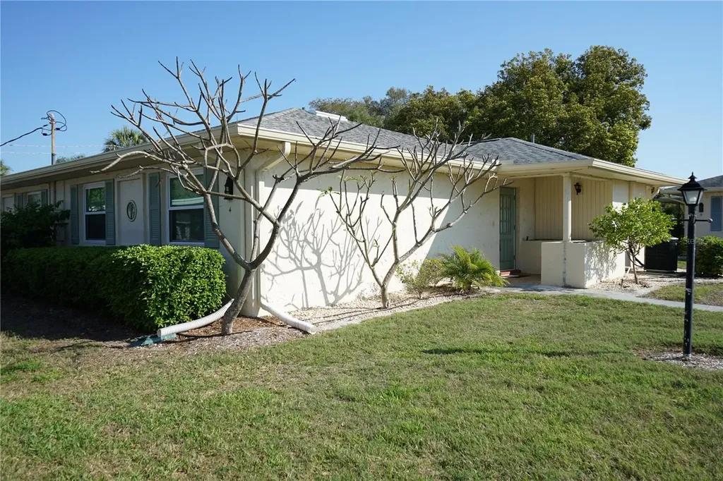 1901 Canterbury Lane Sun City Center FL 33573