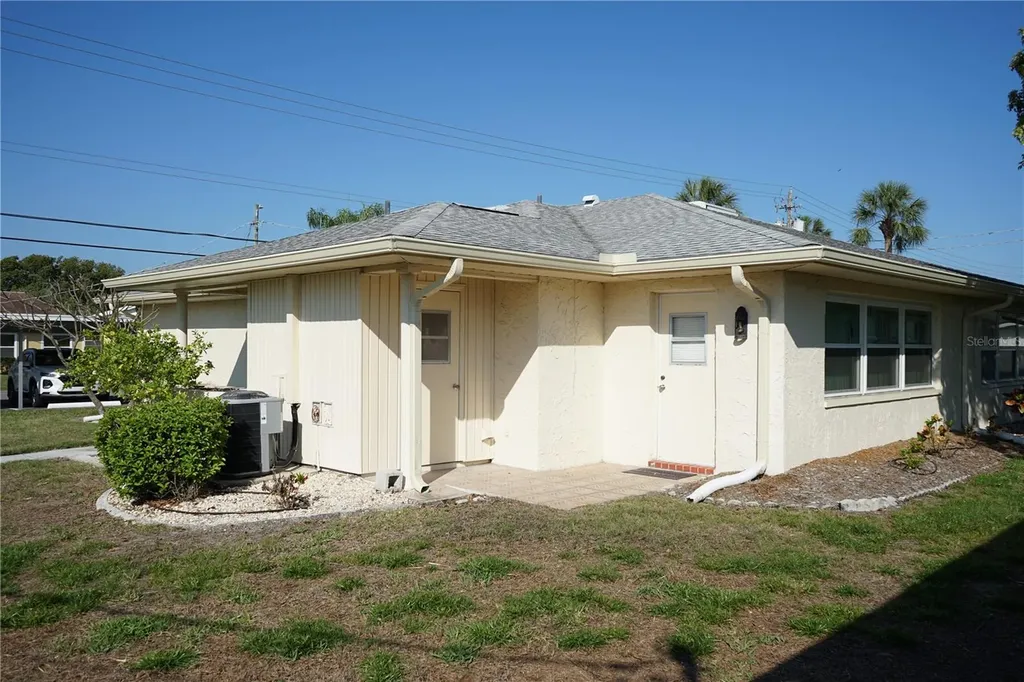 1901 Canterbury Lane Sun City Center FL 33573