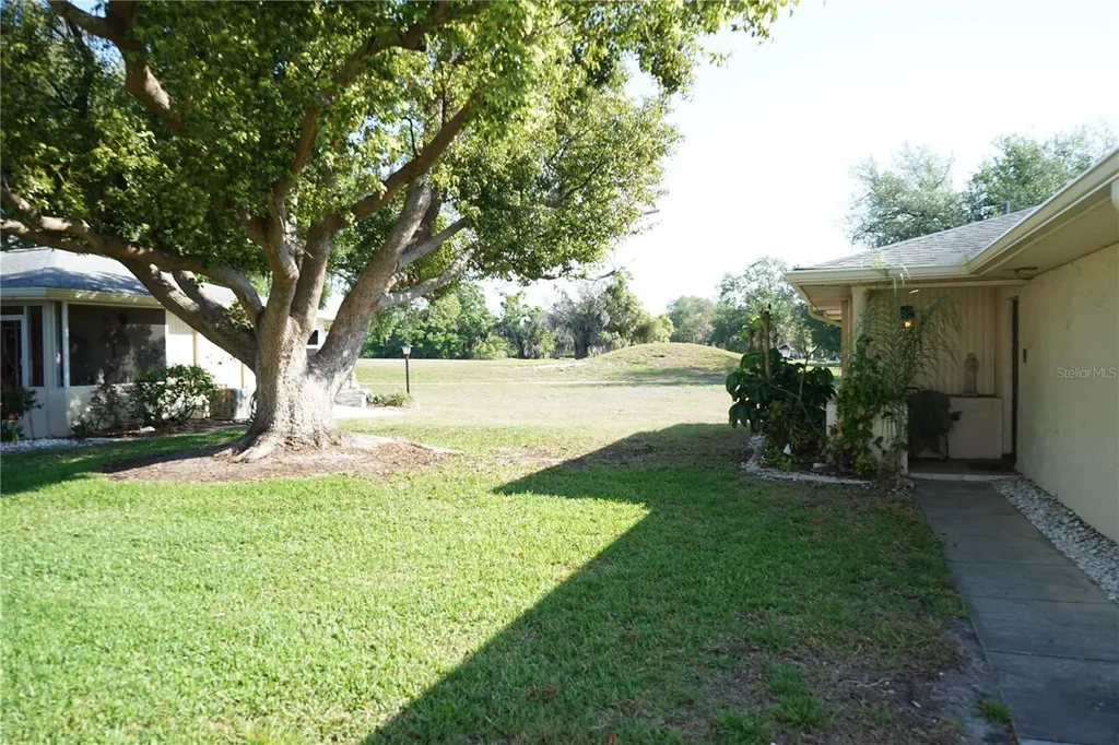 1901 Canterbury Lane Sun City Center FL 33573