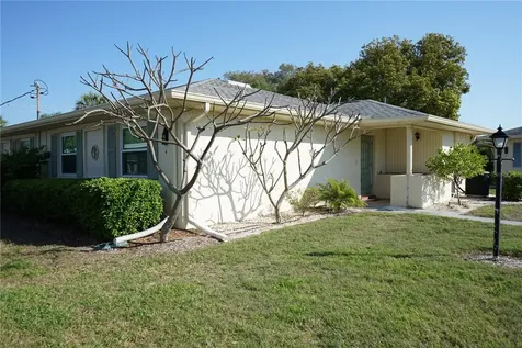 1901 Canterbury Lane Sun City Center FL 33573