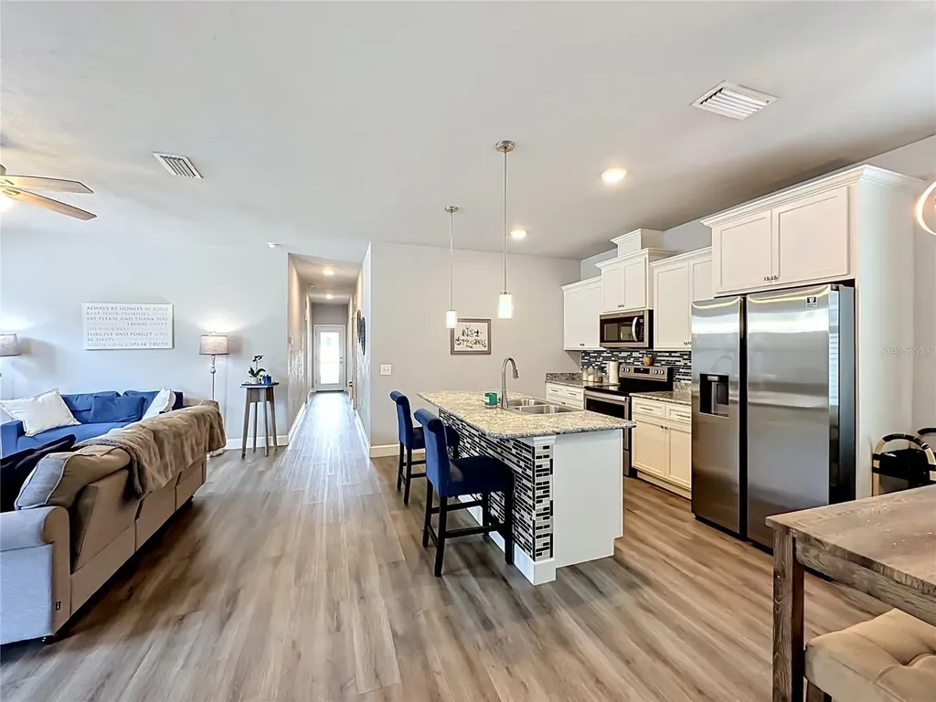 1885 SW 245th Terrace Newberry FL 32669