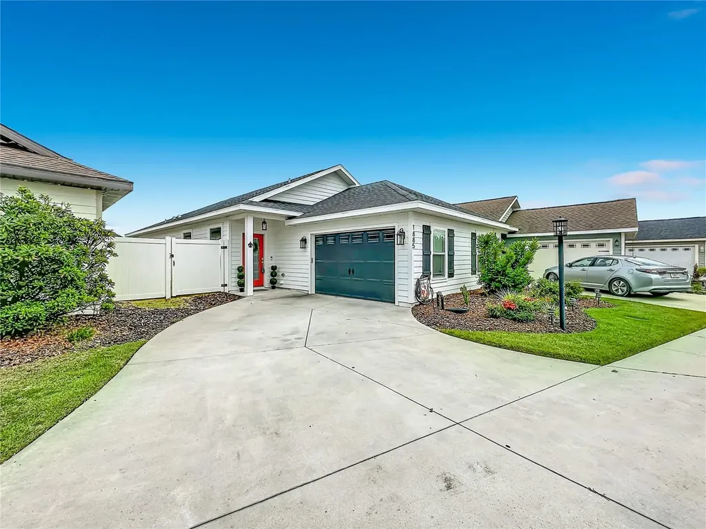 1885 SW 245th Terrace Newberry FL 32669
