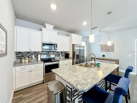 1885 SW 245th Terrace Newberry FL 32669