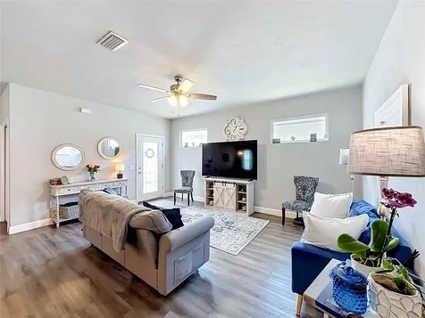 1885 SW 245th Terrace Newberry FL 32669