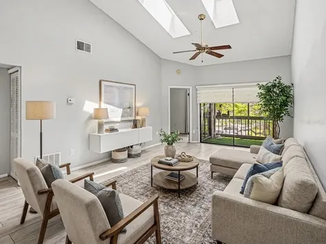 2918 S Semoran Boulevard Orlando FL 32822
