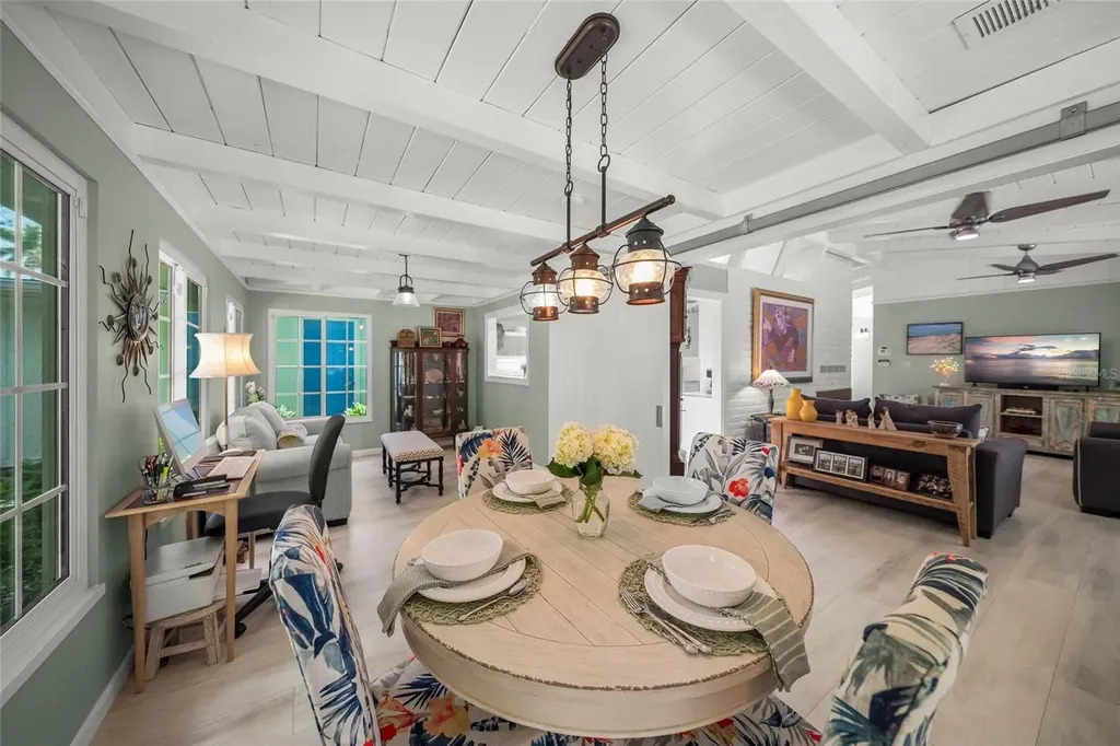 3424 Old Oak Drive Sarasota FL 34239