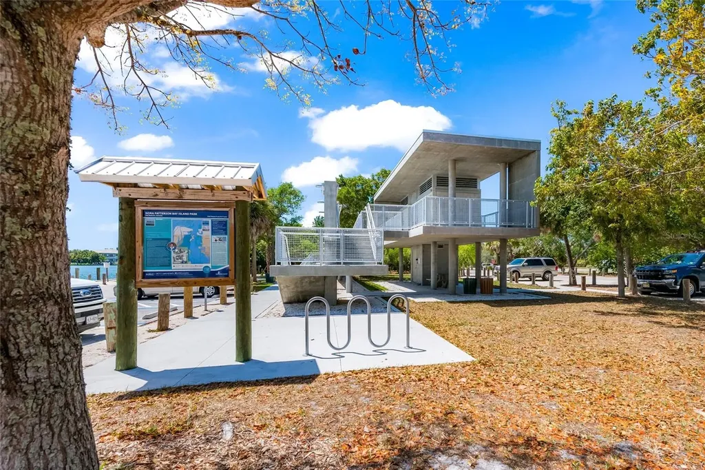 3424 Old Oak Drive Sarasota FL 34239