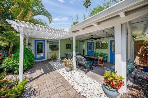 3424 Old Oak Drive Sarasota FL 34239