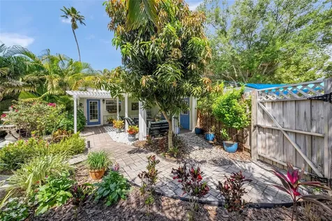 3424 Old Oak Drive Sarasota FL 34239