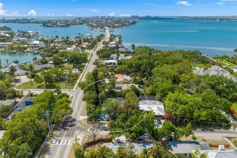 3424 Old Oak Drive Sarasota FL 34239