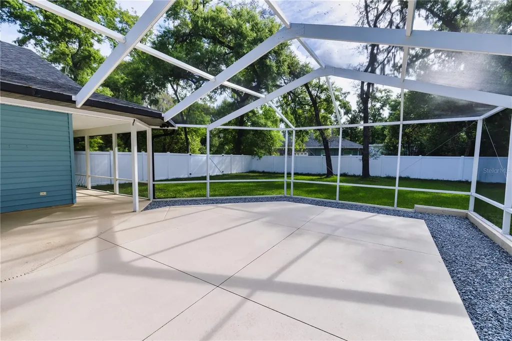 2119 Shady Oaks Drive Valrico FL 33594