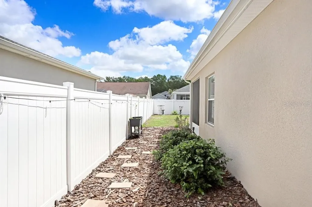 8235 Wilder Loop Lakeland FL 33809