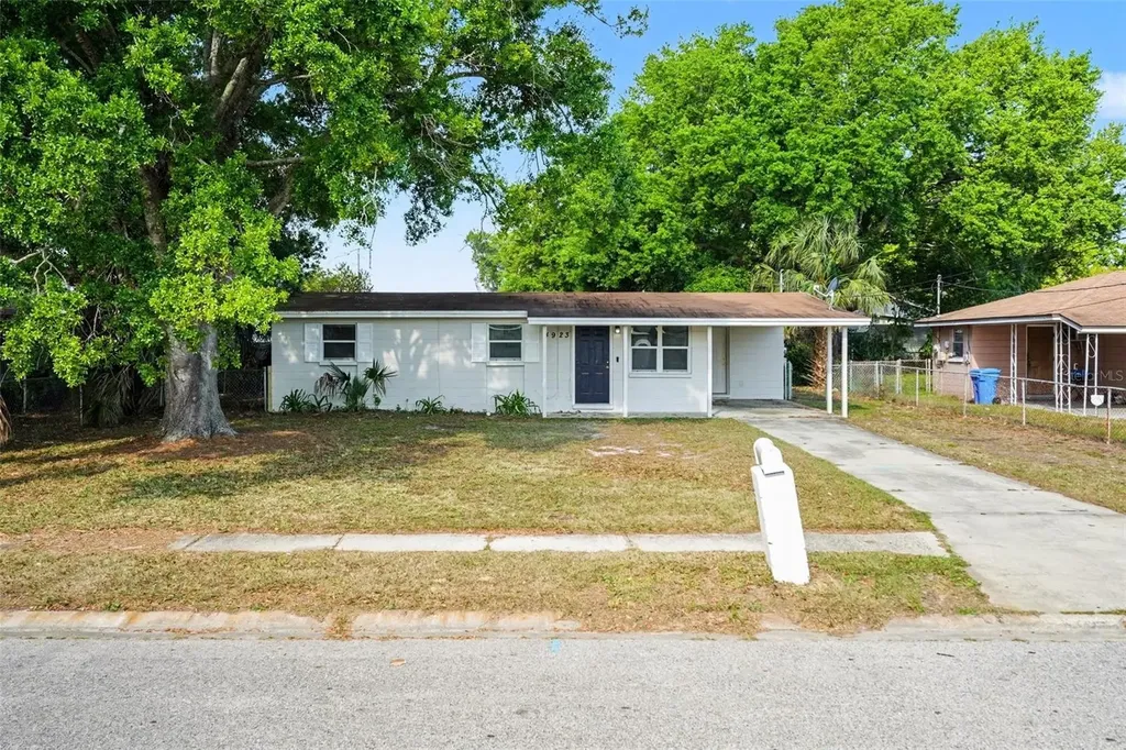 4923 S 82nd Street Tampa FL 33619