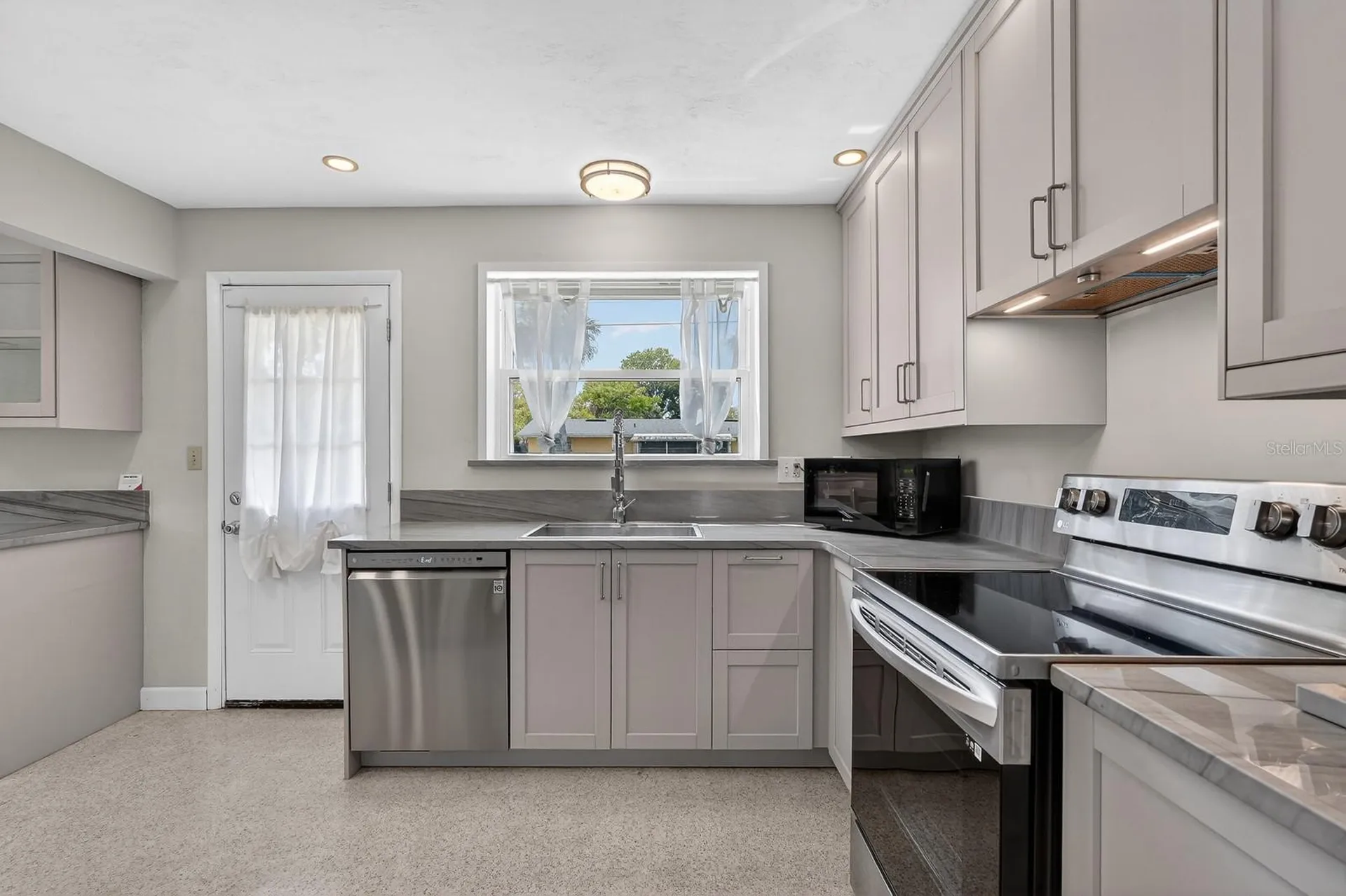 1238 Suwanee Road Daytona Beach FL 32114