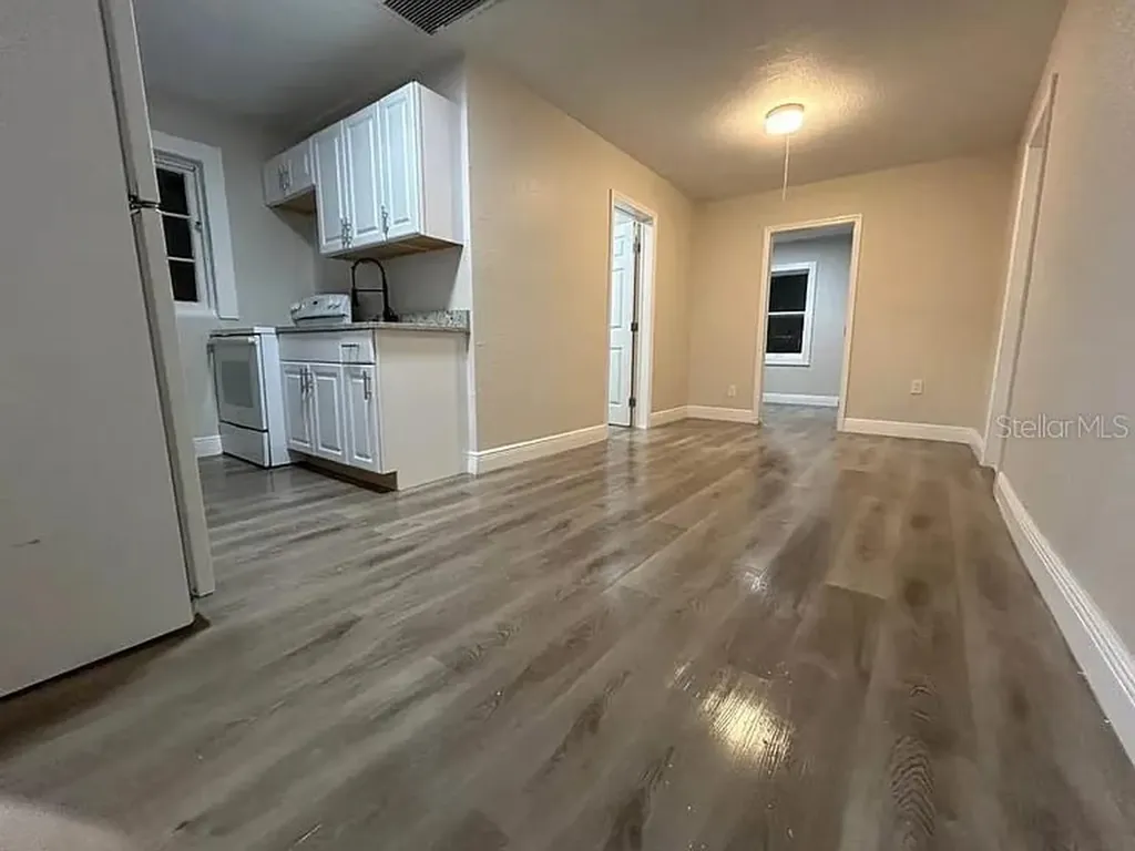 725 16th Avenue NW Largo FL 33770