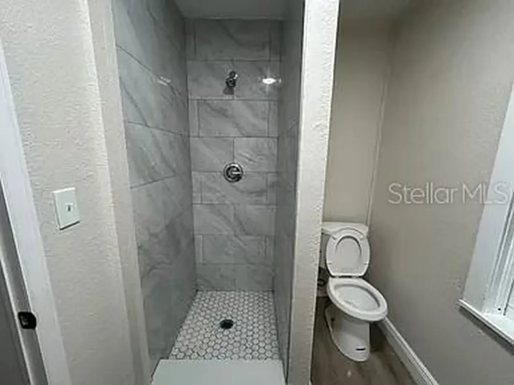 725 16th Avenue NW Largo FL 33770