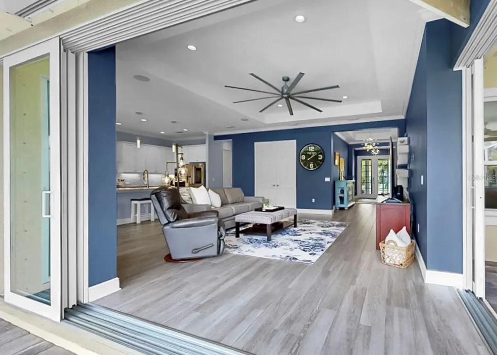 708 Manns Harbor Drive Apollo Beach FL 33572