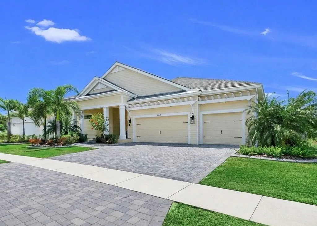 708 Manns Harbor Drive Apollo Beach FL 33572