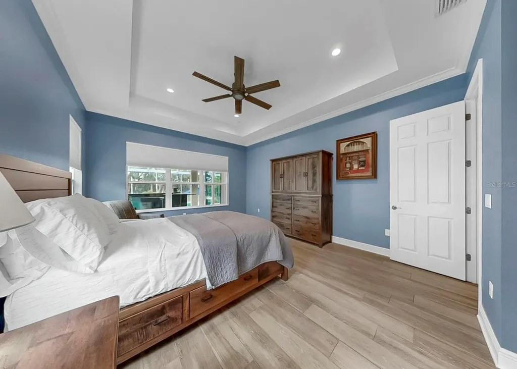 708 Manns Harbor Drive Apollo Beach FL 33572
