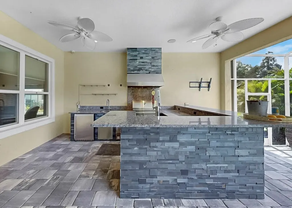 708 Manns Harbor Drive Apollo Beach FL 33572