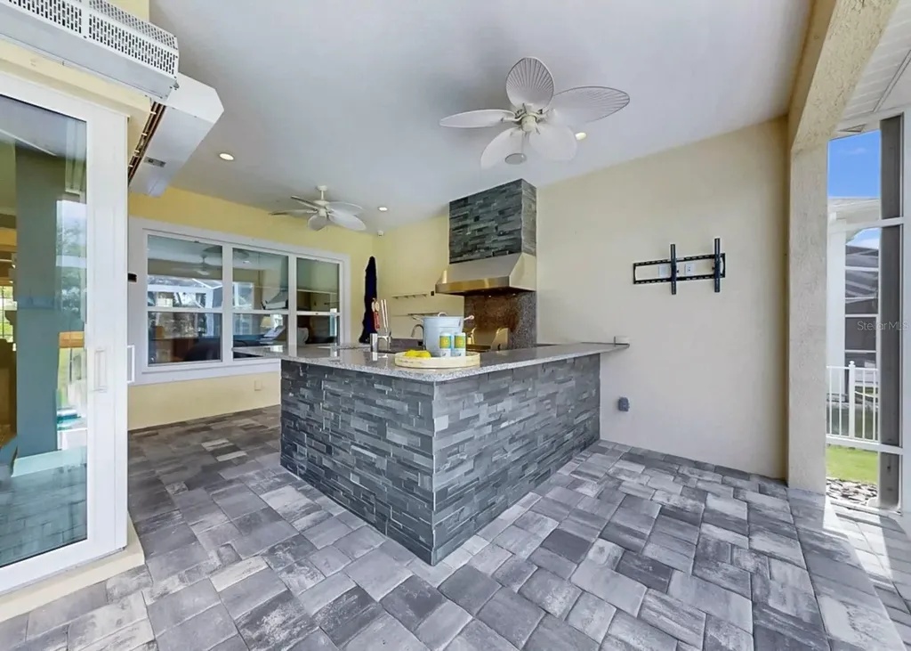 708 Manns Harbor Drive Apollo Beach FL 33572