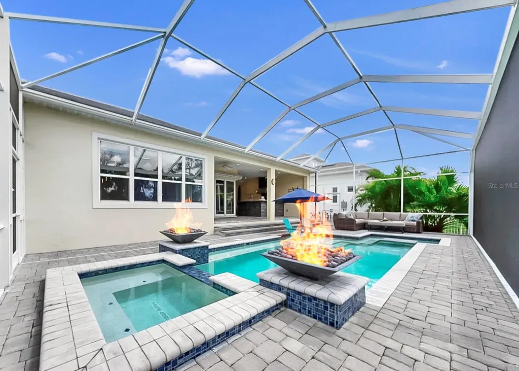 708 Manns Harbor Drive Apollo Beach FL 33572