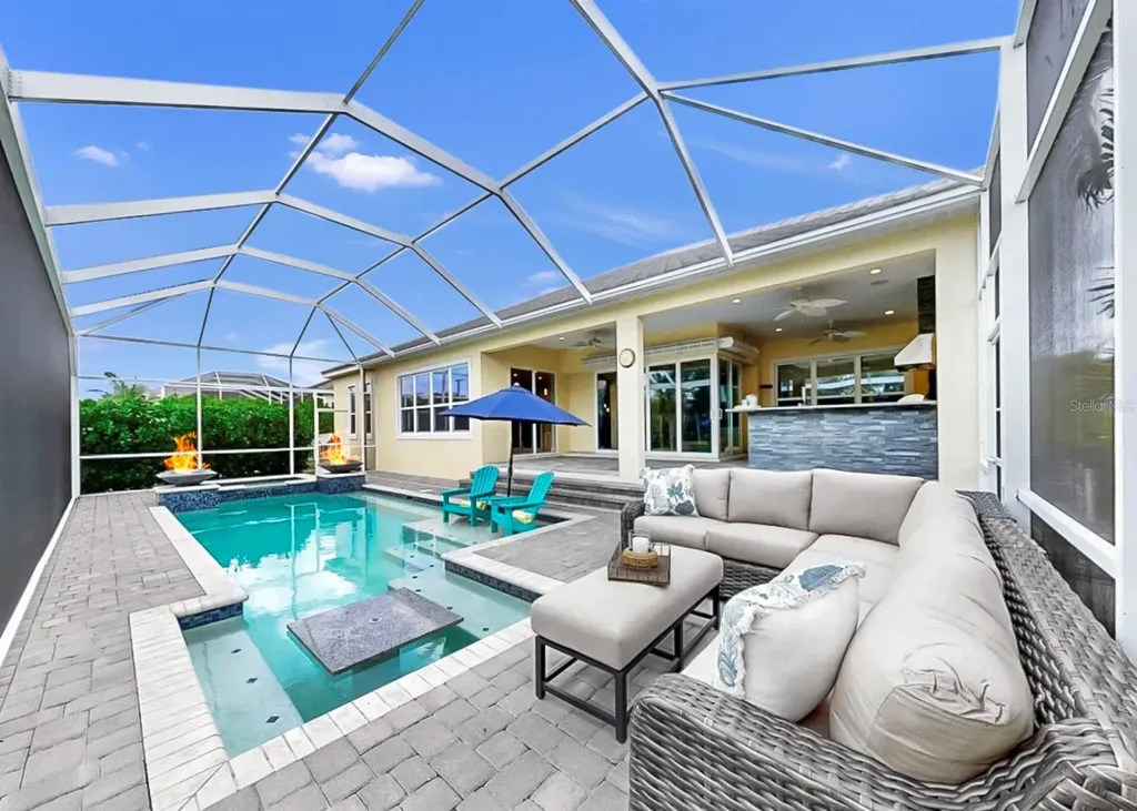 708 Manns Harbor Drive Apollo Beach FL 33572
