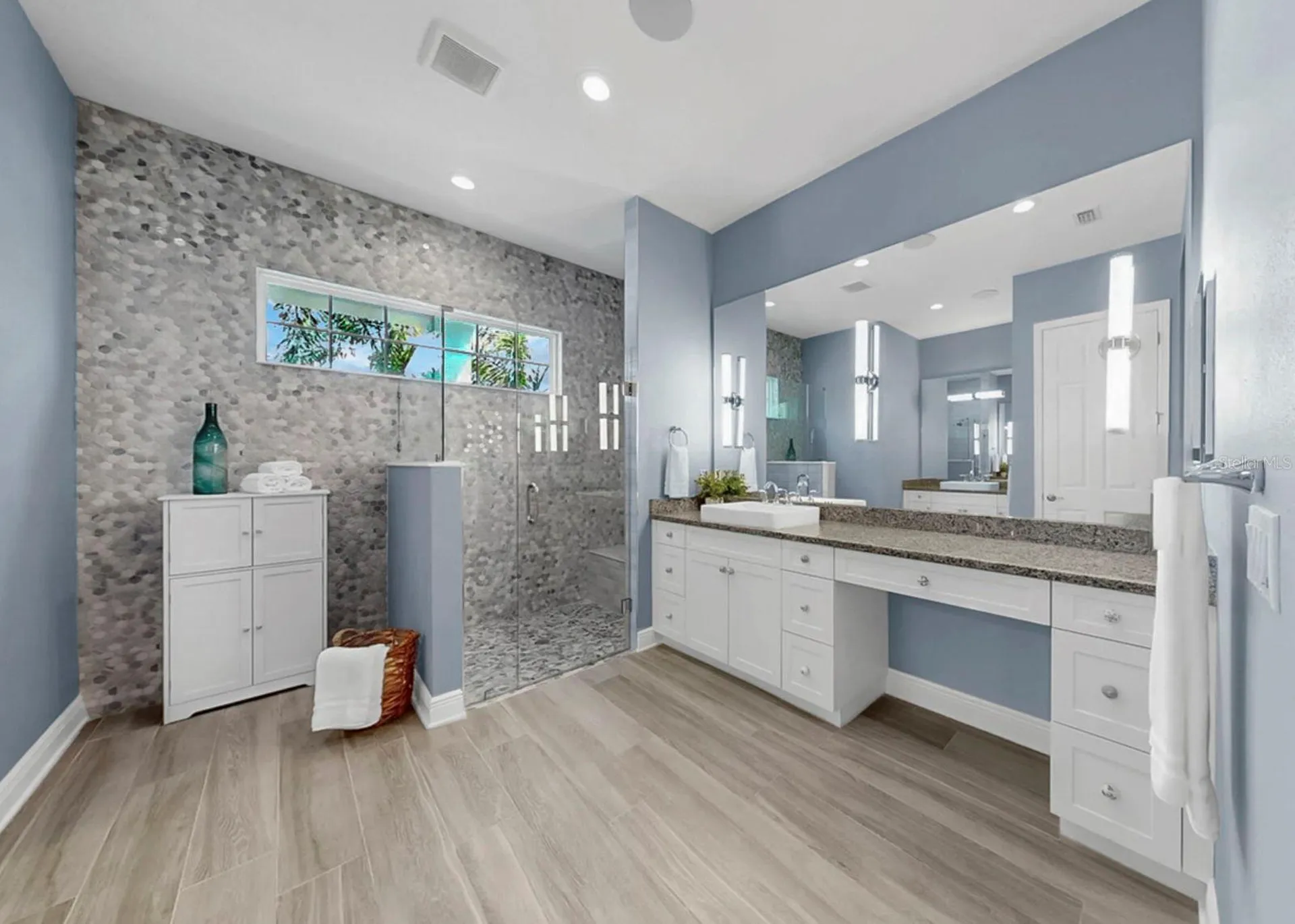 708 Manns Harbor Drive Apollo Beach FL 33572