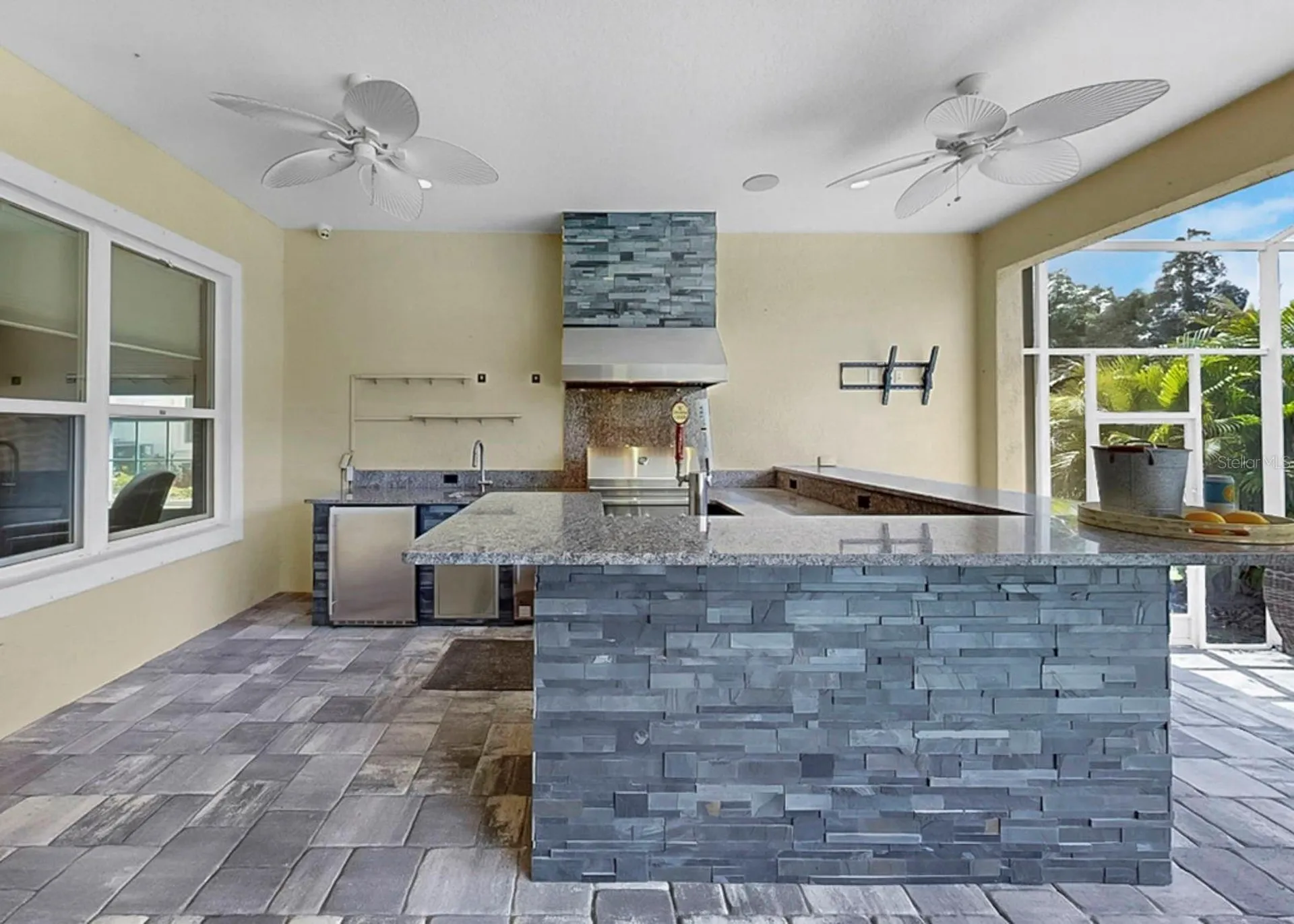708 Manns Harbor Drive Apollo Beach FL 33572
