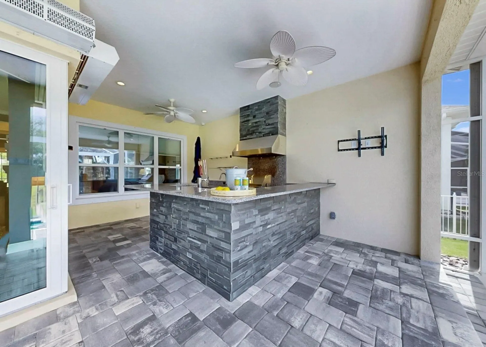 708 Manns Harbor Drive Apollo Beach FL 33572